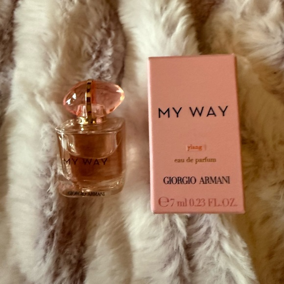 Giorgio Armani Gift set - Picture 6 of 9